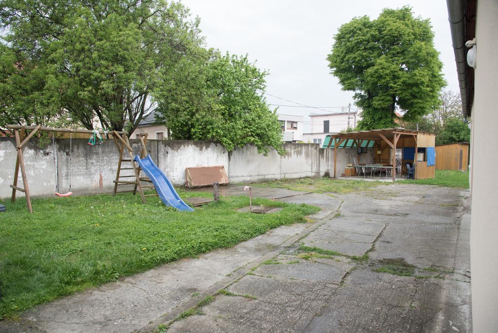 Ubytovani Sykora Apartments Velky Meder Ngoại thất bức ảnh